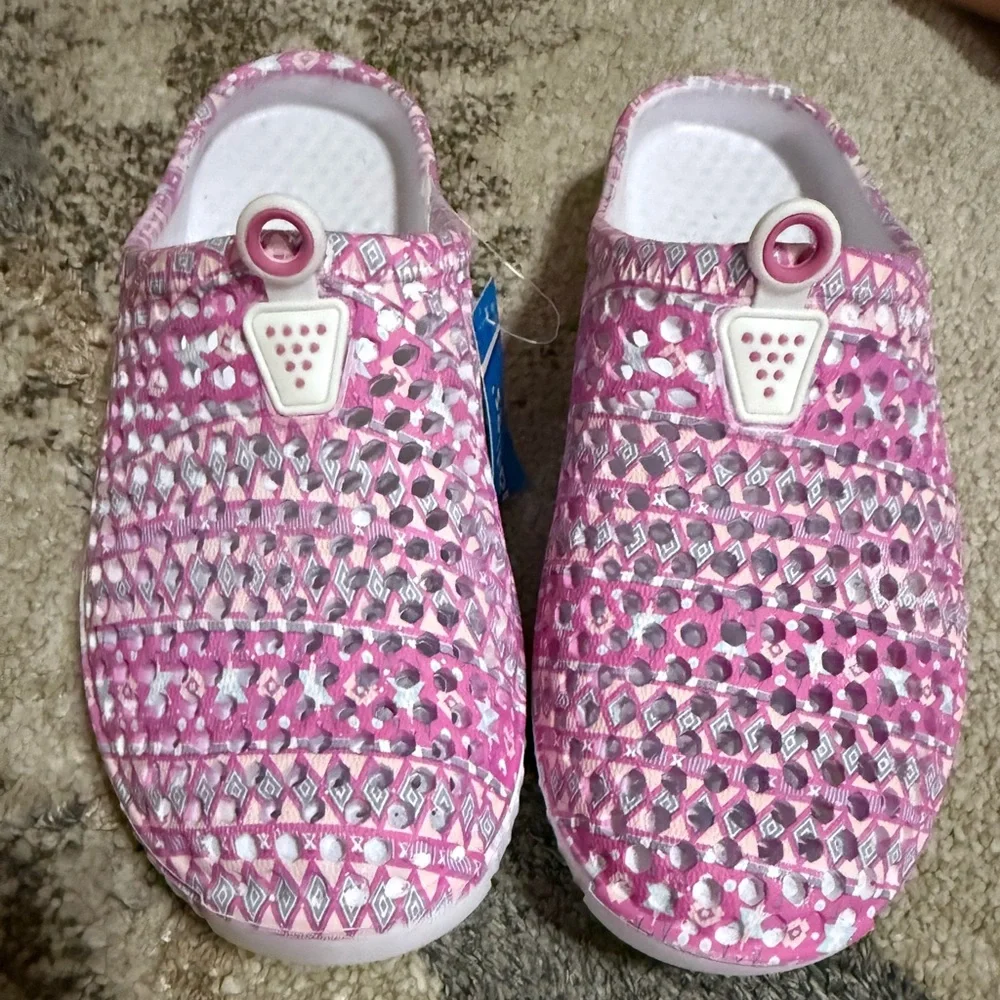 Pink Patterned Clogs Size 7/8 - Picture 1 of 2